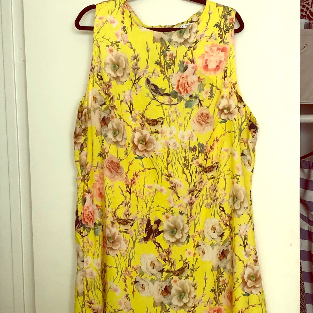 Beautiful yellow floral shift dress. Size 20